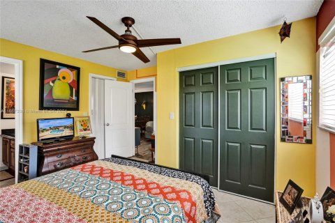 Condo in Sunrise, Florida, 2 bedrooms  № 1381756 - photo 22