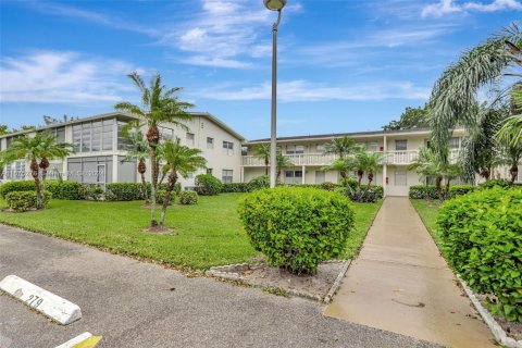 Condo in Deerfield Beach, Florida, 2 bedrooms  № 1408289 - photo 4