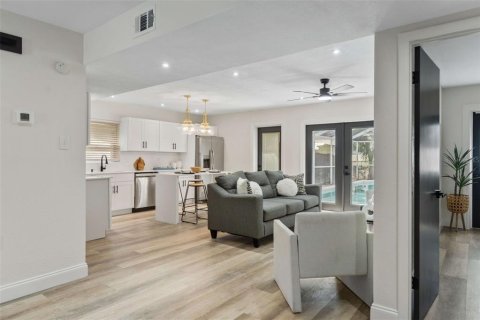 Villa ou maison à vendre à Tampa, Floride: 3 chambres, 132.48 m2 № 1399245 - photo 6