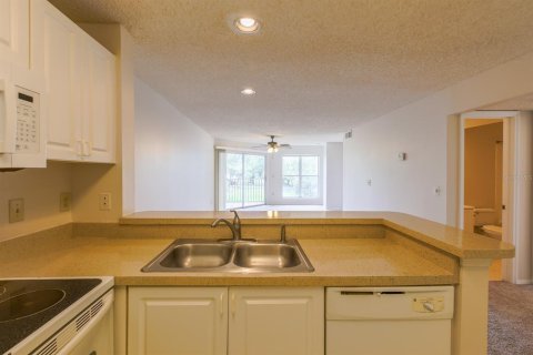 Condo in Tampa, Florida, 2 bedrooms  № 1255760 - photo 12