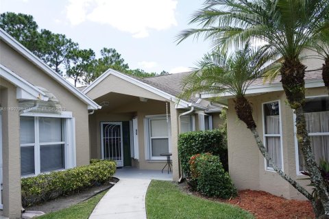 Casa en venta en Port St. Lucie, Florida, 2 dormitorios, 140.56 m2 № 862490 - foto 2