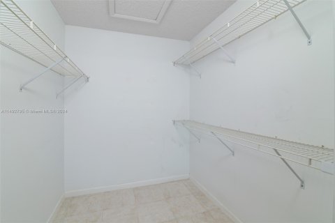 House in Port St. Lucie, Florida 2 bedrooms, 140.56 sq.m. № 862490 - photo 19