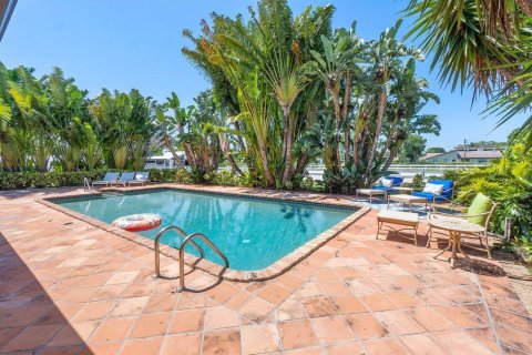 Villa ou maison à louer à Delray Beach, Floride: 4 chambres, 283.26 m2 № 880630 - photo 14