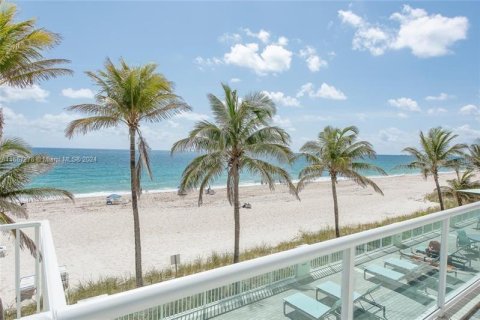 Condo in Fort Lauderdale, Florida, 2 bedrooms  № 1358532 - photo 8