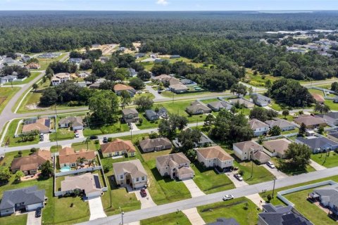 House in Kissimmee, Florida 4 bedrooms, 265.42 sq.m. № 1375364 - photo 15