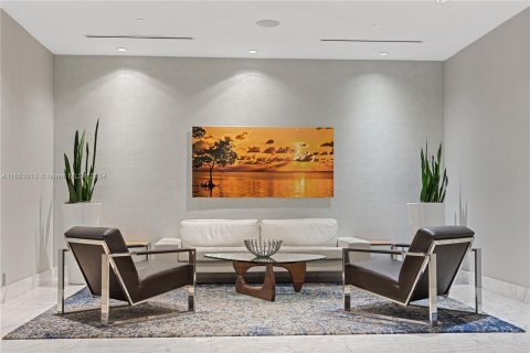 Copropriété à vendre à Bal Harbour, Floride: 2 chambres, 234.58 m2 № 1356968 - photo 26