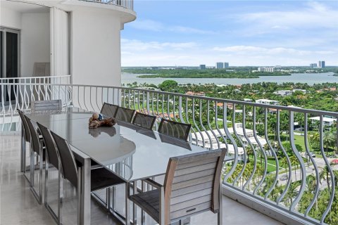 Copropriété à vendre à Bal Harbour, Floride: 2 chambres, 234.58 m2 № 1356968 - photo 7