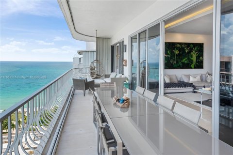 Copropriété à vendre à Bal Harbour, Floride: 2 chambres, 234.58 m2 № 1356968 - photo 6