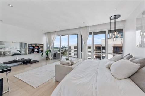 Copropriété à vendre à Bal Harbour, Floride: 2 chambres, 234.58 m2 № 1356968 - photo 11