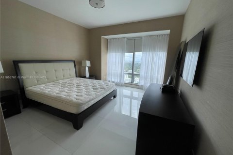 Copropriété à louer à Miami, Floride: 2 chambres, 198.72 m2 № 1356965 - photo 2