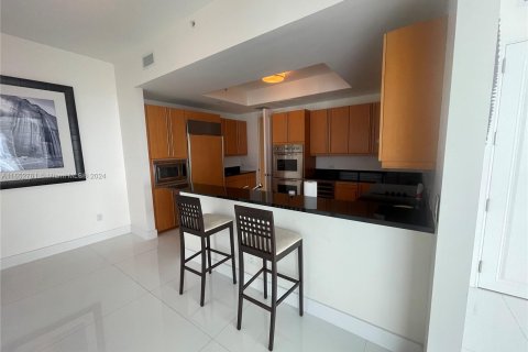 Condo in Miami, Florida, 2 bedrooms  № 1356965 - photo 9