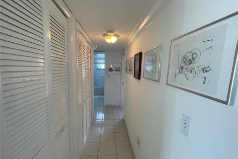 Copropriété à vendre à Miami Beach, Floride: 2 chambres, 109.16 m2 № 1356966 - photo 24