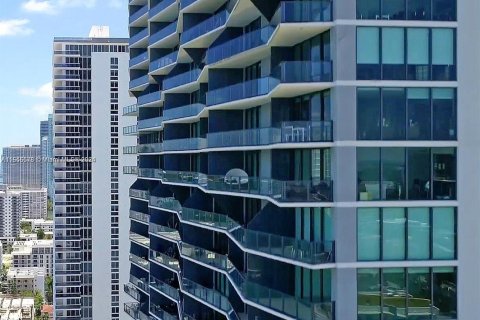 Condo in Miami, Florida, 1 bedroom  № 1356883 - photo 9