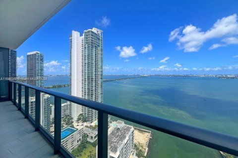 Condo in Miami, Florida, 1 bedroom  № 1356883 - photo 18