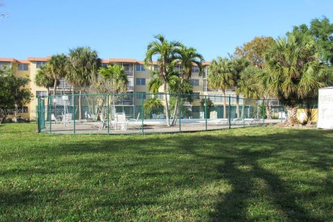 Condo in Miami, Florida, 2 bedrooms  № 1356967 - photo 6