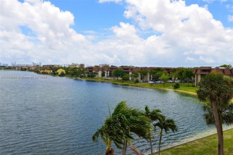 Copropriété à louer à Miami, Floride: 2 chambres, 93.09 m2 № 1356967 - photo 16