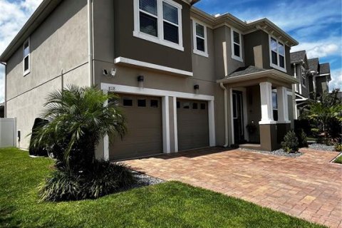 House in Orlando, Florida 5 bedrooms, 270.44 sq.m. № 1352986 - photo 5