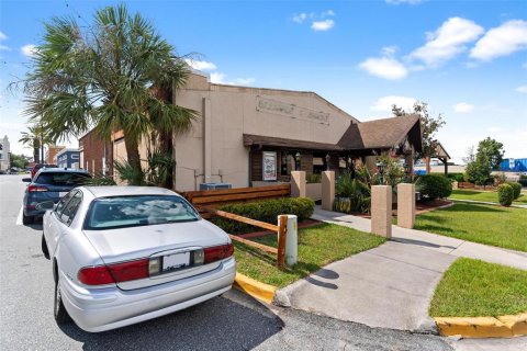 Propiedad comercial en venta en Leesburg, Florida, 469.71 m2 № 1352984 - foto 4