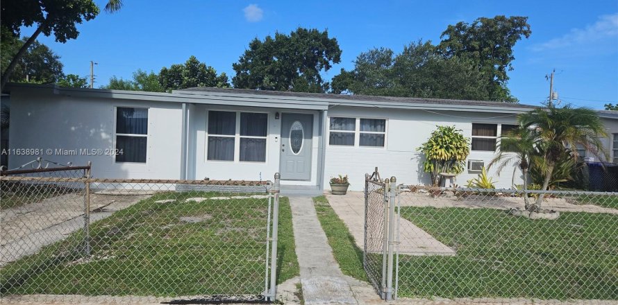 House in Fort Lauderdale, Florida 3 bedrooms, 107.58 sq.m. № 1318997