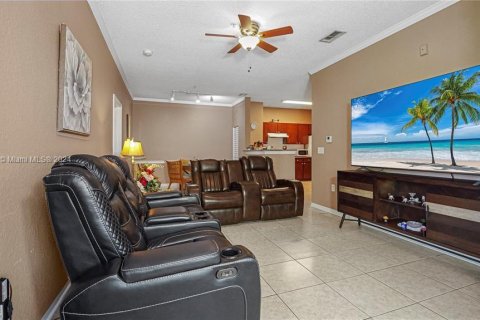 Condo in Tampa, Florida, 2 bedrooms  № 1387790 - photo 9