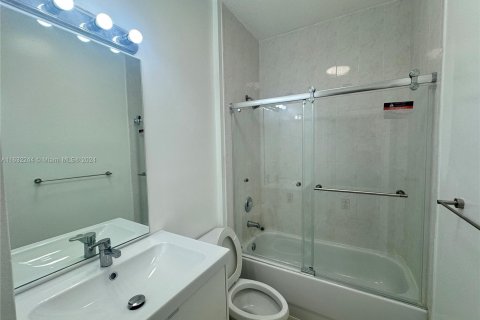 Condominio en alquiler en Dania Beach, Florida, 3 dormitorios, 129.23 m2 № 1387833 - foto 20