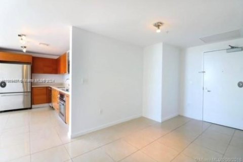 Condominio en alquiler en Miami, Florida, 2 dormitorios, 110.55 m2 № 1387789 - foto 2