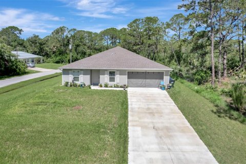 Villa ou maison à vendre à North Port, Floride: 4 chambres, 166.85 m2 № 1288179 - photo 1