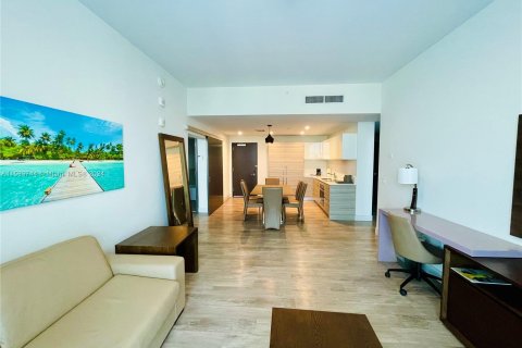 Hotel in Hollywood, Florida 2 bedrooms, 102.66 sq.m. № 1011161 - photo 13