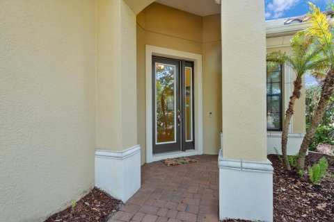 House in Lakewood Ranch, Florida 2 bedrooms, 183.67 sq.m. № 961987 - photo 2