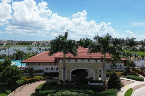 Touwnhouse à vendre à Hialeah, Floride: 3 chambres, 123.75 m2 № 1386114 - photo 15