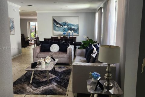 Casa en venta en Cutler Bay, Florida, 5 dormitorios, 270.9 m2 № 1096038 - foto 15