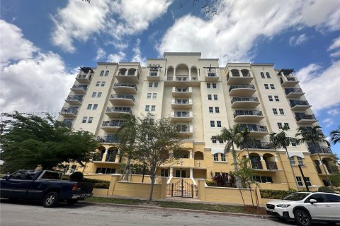 Condominio en venta en Coral Gables, Florida, 3 dormitorios, 138.89 m2 № 1383030 - foto 1