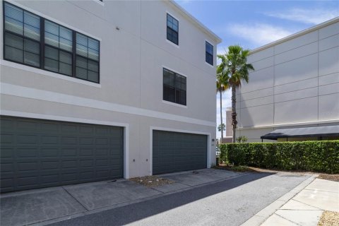 Townhouse in Orlando, Florida 4 bedrooms, 182.46 sq.m. № 1108940 - photo 16