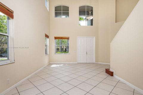 House in Weston, Florida 6 bedrooms, 290.04 sq.m. № 1333052 - photo 4