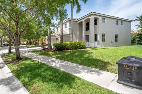 House in Weston, Florida 6 bedrooms, 290.04 sq.m. № 1333052 - photo 2