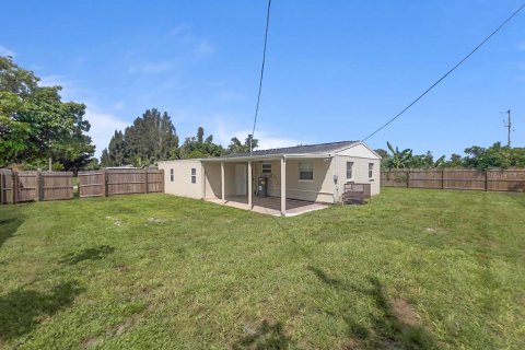 Villa ou maison à vendre à Lehigh Acres, Floride: 2 chambres, 112.23 m2 № 1376380 - photo 20