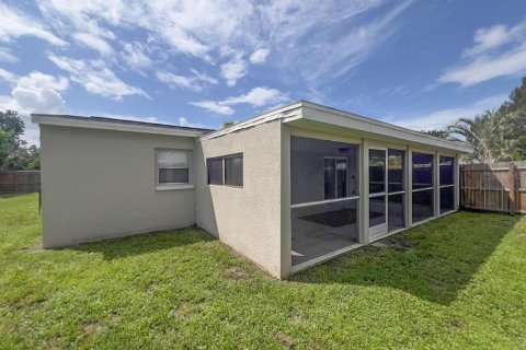 Villa ou maison à vendre à Lehigh Acres, Floride: 2 chambres, 112.23 m2 № 1376380 - photo 21