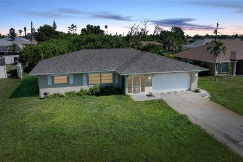 Villa ou maison à vendre à Englewood, Floride: 3 chambres, 142.14 m2 № 1376346 - photo 1