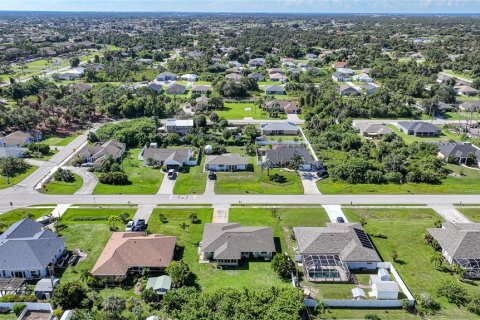 House in Englewood, Florida 3 bedrooms, 142.14 sq.m. № 1376346 - photo 26