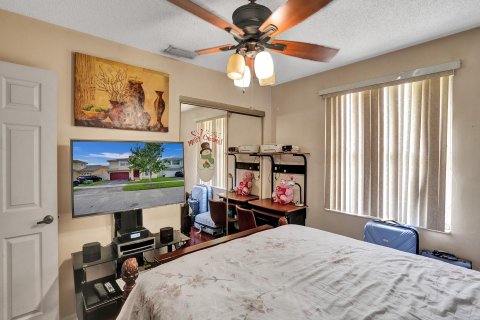 Villa ou maison à vendre à Coconut Creek, Floride: 4 chambres, 203.27 m2 № 659023 - photo 5