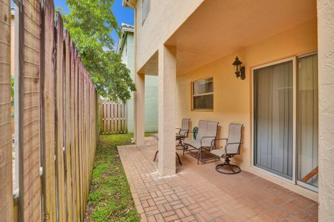 Villa ou maison à vendre à Coconut Creek, Floride: 4 chambres, 203.27 m2 № 659023 - photo 2