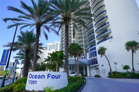 Copropriété à vendre à Sunny Isles Beach, Floride: 2 chambres, 120.87 m2 № 1358774 - photo 2