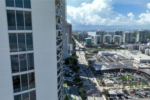 Condominio en venta en Sunny Isles Beach, Florida, 2 dormitorios, 120.87 m2 № 1358774 - foto 6