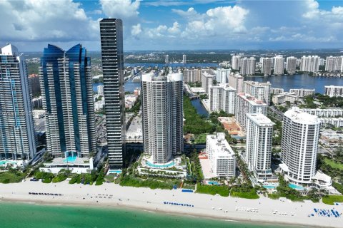 Copropriété à vendre à Sunny Isles Beach, Floride: 2 chambres, 120.87 m2 № 1358774 - photo 4