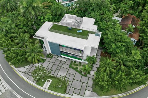 House in Miami Beach, Florida 5 bedrooms, 524.15 sq.m. № 780824 - photo 2