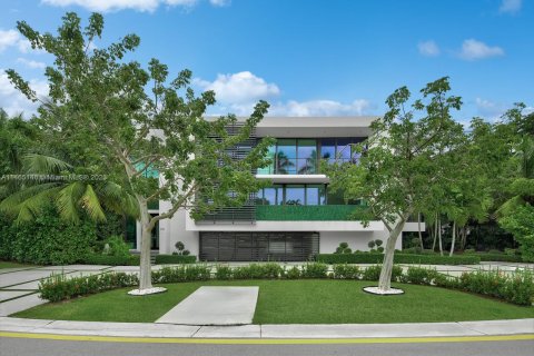 House in Miami Beach, Florida 5 bedrooms, 524.15 sq.m. № 780824 - photo 1