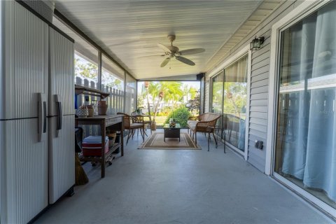 Villa ou maison à vendre à Fort Myers, Floride: 2 chambres, 100.71 m2 № 856654 - photo 21
