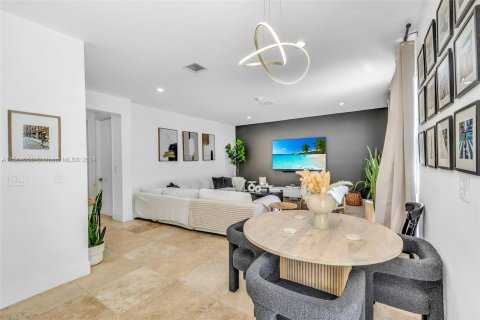 Casa en venta en Weston, Florida, 5 dormitorios, 309.36 m2 № 1099449 - foto 13