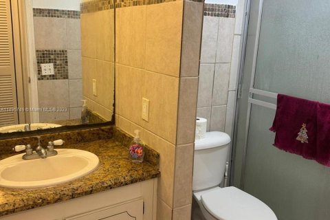 Condo in Deerfield Beach, Florida, 2 bedrooms  № 887549 - photo 6