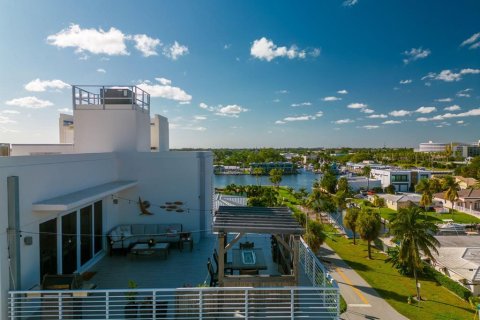 Condo in Deerfield Beach, Florida, 3 bedrooms  № 861033 - photo 2